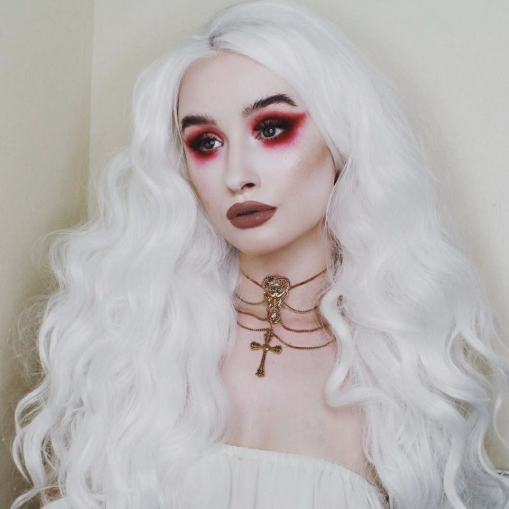 💫 24” SNOW WHITE CURLY LACE FRONT WIG💫*NWT*
🆕